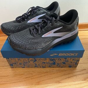 New in Box Brooks Ghost 16 Size 8